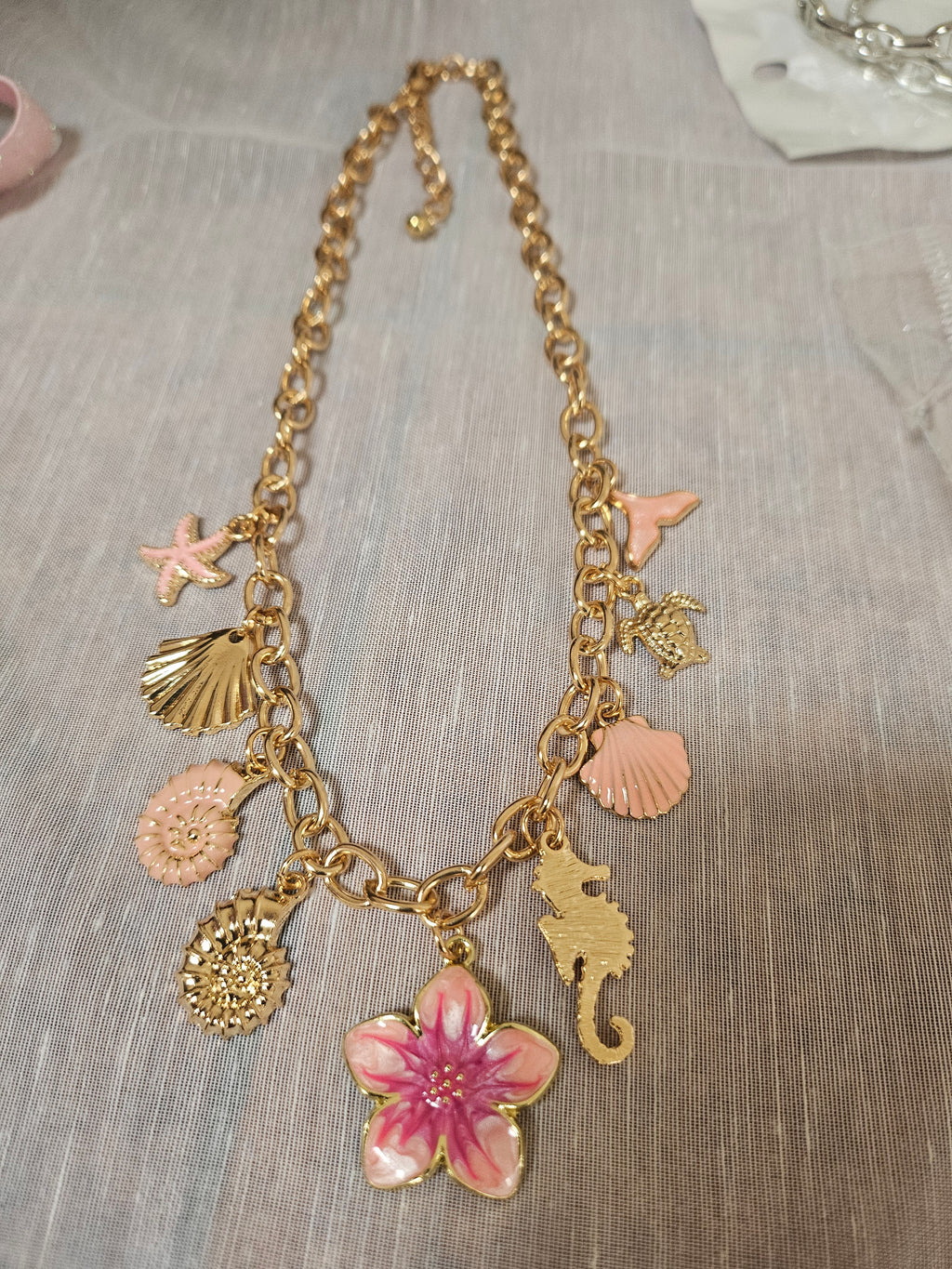 Collier Cassis